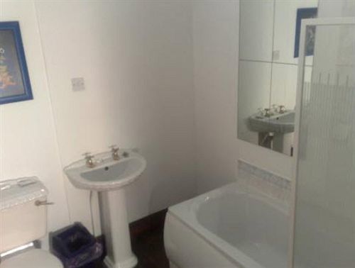 Achill Guest House Solihull Exteriör bild